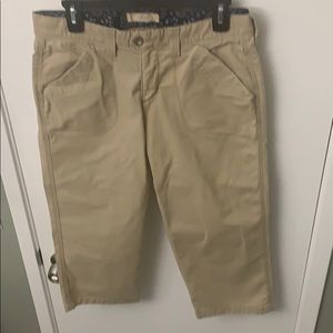 Levi’s tummy control capris